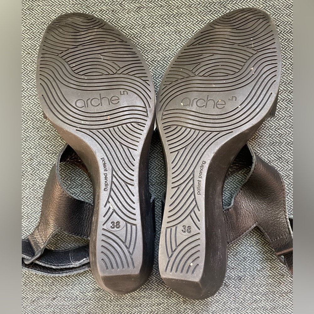 Arche Small Wedge Two Tone Sandal - Picture 7 of 9
